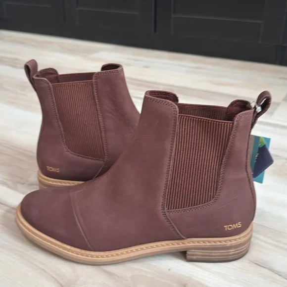 Toms Chelsea Boots in Oxblood - Picture 2 of 8